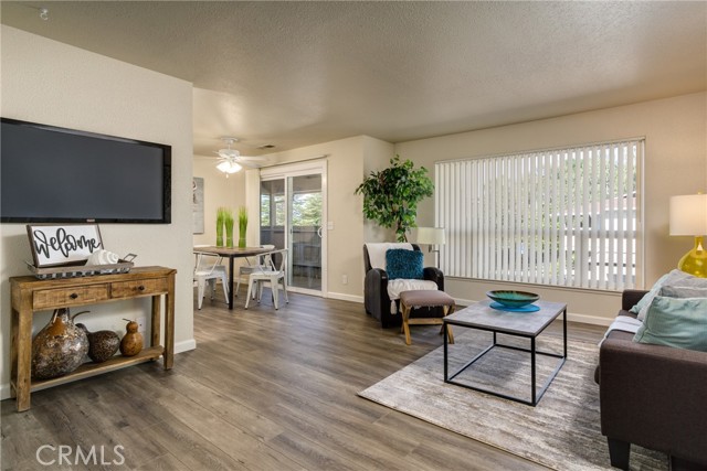 2 Fremont Street, Chico CA: https://media.crmls.org/medias/2c89dac7-b5e3-42c9-bfdd-7ccc5b2395c9.jpg
