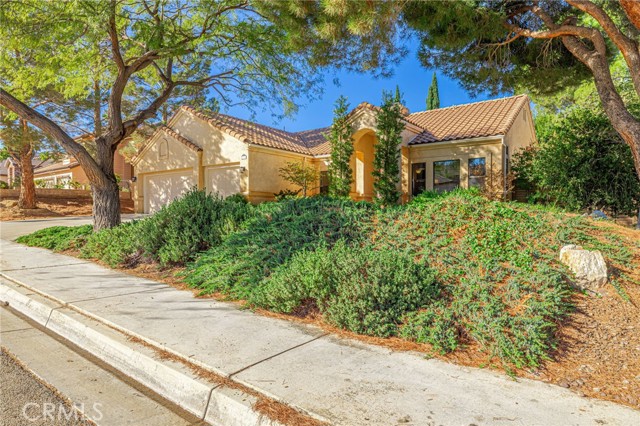 Detail Gallery Image 2 of 48 For 42255 Round Hill Dr, Lancaster,  CA 93536 - 4 Beds | 2/1 Baths