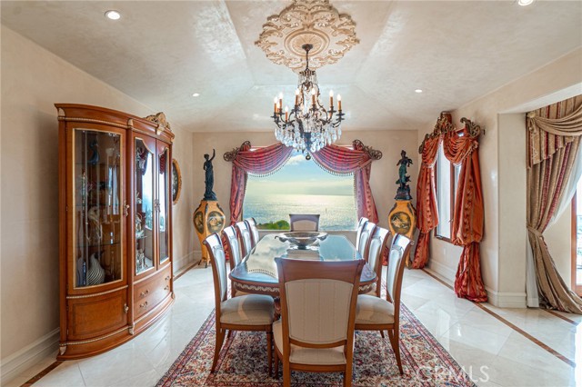Detail Gallery Image 10 of 54 For 30057 via Victoria, Rancho Palos Verdes,  CA 90275 - 4 Beds | 5 Baths