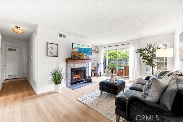 1442 Brett Place, San Pedro CA: https://media.crmls.org/medias/2c8ad15f-a791-430d-81d0-2d7ed784805f.jpg