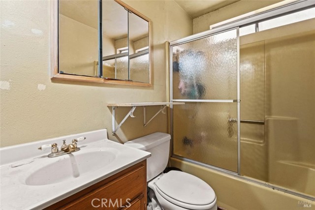 Detail Gallery Image 3 of 10 For 46800 Highway 101, Laytonville,  CA 95454 - 3 Beds | 1/1 Baths