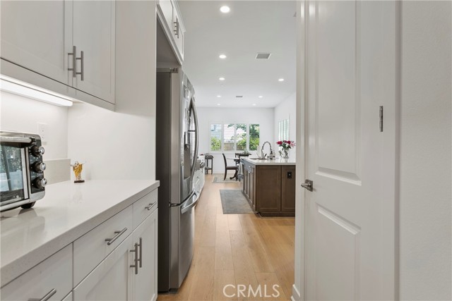 14432 Windfall Lane, Huntington Beach CA: https://media.crmls.org/medias/2c8b48d9-728d-4127-9137-57b69e1d9527.jpg
