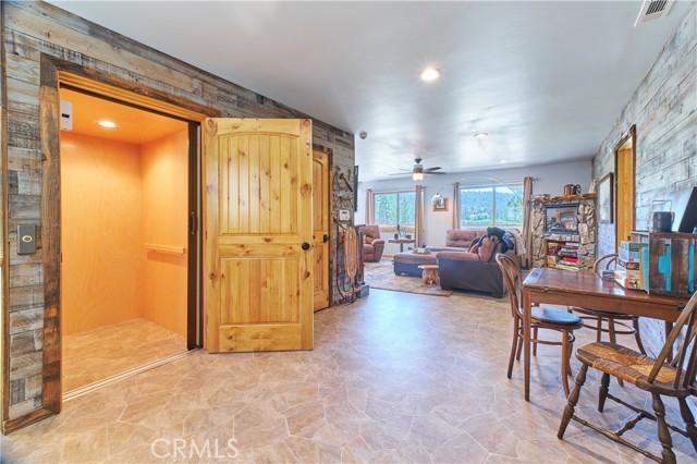 Detail Gallery Image 33 of 53 For 448 Edgemoor Rd, Big Bear Lake,  CA 92315 - 7 Beds | 4/1 Baths