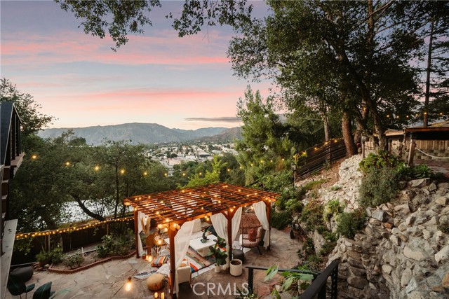 9570 Amoret Drive, Tujunga CA: https://media.crmls.org/medias/2c8bb381-7695-4407-b31b-e2faaf2ddf23.jpg