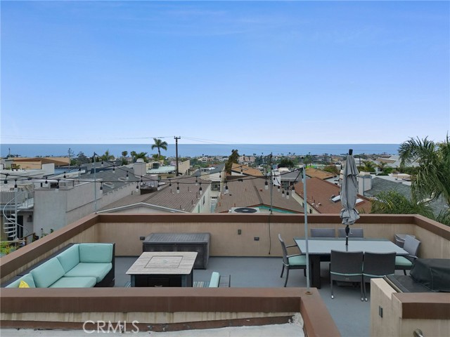 2025 Prospect Avenue, Hermosa Beach CA: https://media.crmls.org/medias/2c8cb09e-75fa-442d-8ea6-eb2723f8e8af.jpg