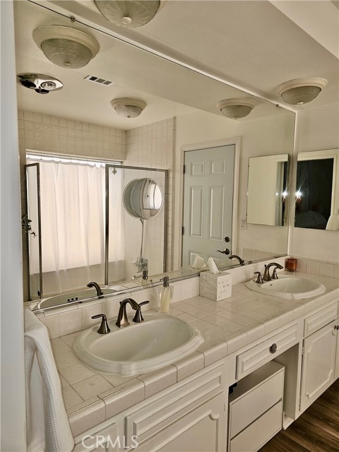 Detail Gallery Image 19 of 29 For 17406 Blackhawk St, Granada Hills,  CA 91344 - 4 Beds | 2/1 Baths