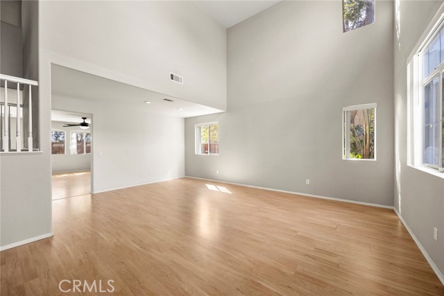 Detail Gallery Image 5 of 32 For 12351 Mesa Grove Dr, Riverside,  CA 92503 - 4 Beds | 3 Baths