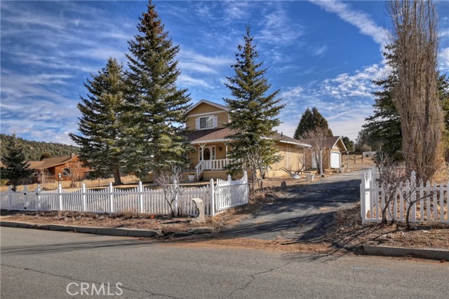 Detail Gallery Image 3 of 32 For 1165 Monte Vista, Big Bear City,  CA 92314 - 3 Beds | 2 Baths