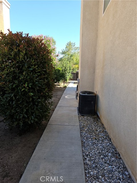 24839 Kentman Court, Wildomar CA: https://media.crmls.org/medias/2c8d4624-e999-4290-9e73-d865c9bded7f.jpg