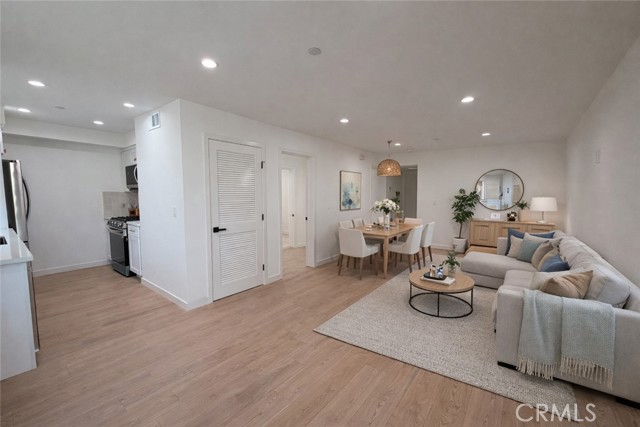 Detail Gallery Image 17 of 26 For 415 N La Fayette Park, Los Angeles,  CA 90026 - – Beds | – Baths