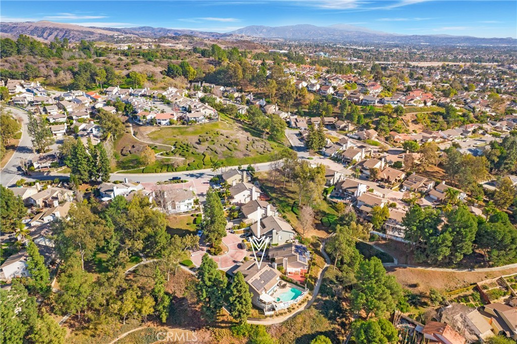 https://media.crmls.org/medias/2c8e171d-8a1d-4aa6-8348-641d71778735.jpg?preset=X-Large