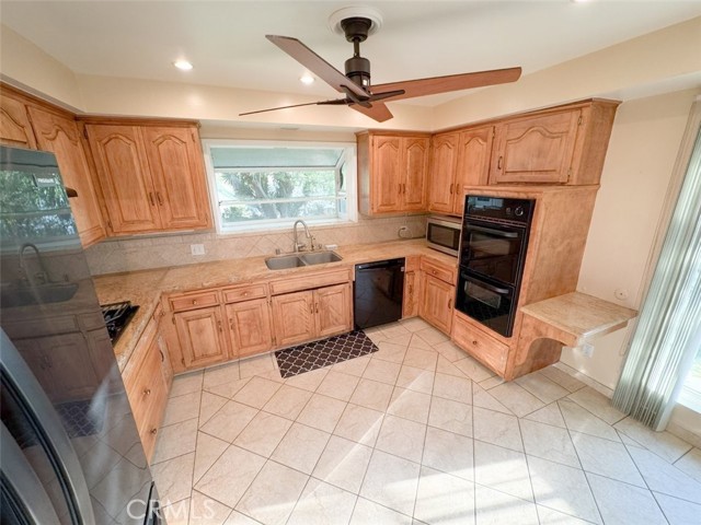 Detail Gallery Image 25 of 45 For 2651 Sleepy Hollow Pl, Glendale,  CA 91206 - 3 Beds | 2 Baths