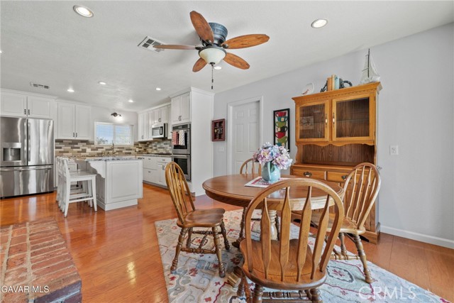 2520 Edam Street, Lancaster CA: https://media.crmls.org/medias/2c8ee468-0eac-4d7e-ae01-58212cec87df.jpg