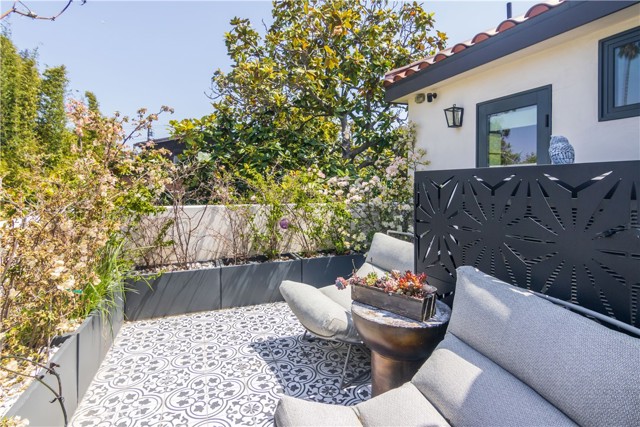 Detail Gallery Image 28 of 48 For 640 Raymond, Santa Monica,  CA 90405 - 4 Beds | 3 Baths