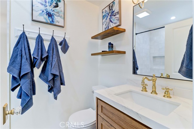 40 Lobelia, Rancho Santa Margarita CA: https://media.crmls.org/medias/2c8f8927-ad48-4640-89f0-f1ec620d3097.jpg