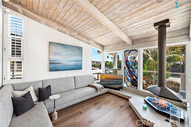 Detail Gallery Image 8 of 25 For 201 Nyes Pl, Laguna Beach,  CA 92651 - 3 Beds | 2 Baths