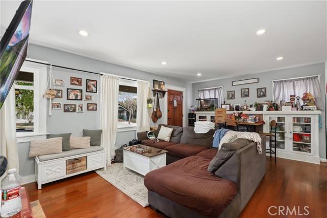 Detail Gallery Image 4 of 28 For 820 Temple Ave, Long Beach,  CA 90804 - – Beds | – Baths