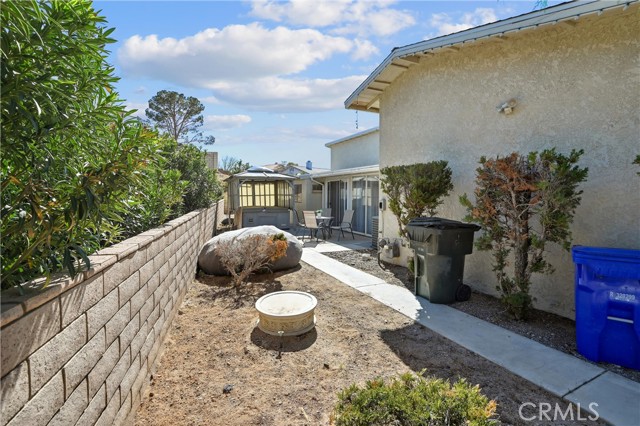 Detail Gallery Image 11 of 28 For 27448 Outrigger Ln, Helendale,  CA 92342 - 2 Beds | 2 Baths