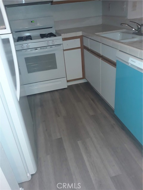 Detail Gallery Image 8 of 14 For 435 E Tamarack Ave #172,  Inglewood,  CA 90301 - 1 Beds | 1 Baths