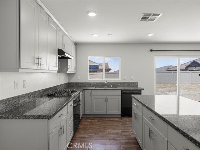 Detail Gallery Image 11 of 41 For 2153 E Newgrove St, Lancaster,  CA 93535 - 3 Beds | 2 Baths