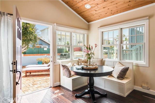 Cozy Costal Feel Dining area