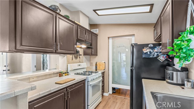 Detail Gallery Image 8 of 14 For 220 Camino Corto #39,  Vista,  CA 92083 - 2 Beds | 2 Baths