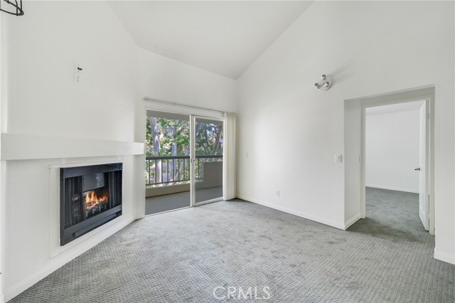 5510 Owensmouth Avenue, 327 photo 7