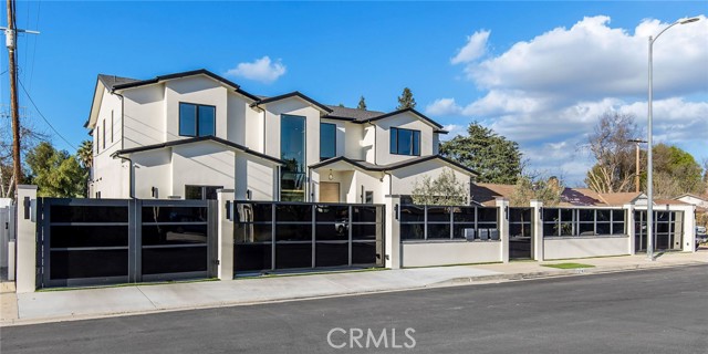 Detail Gallery Image 7 of 75 For 22745 Califa St, Woodland Hills,  CA 91367 - 5 Beds | 4 Baths