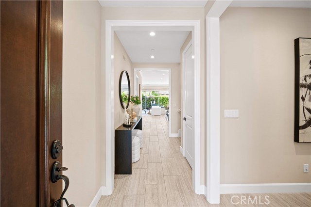 Detail Gallery Image 4 of 75 For 210 Canvas, Irvine,  CA 92620 - 4 Beds | 3/1 Baths