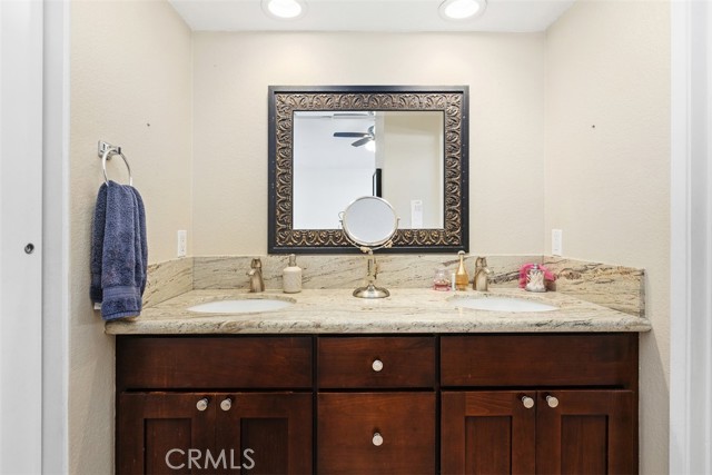 Detail Gallery Image 19 of 31 For 3935 Caminito Silvela, San Diego,  CA 92122 - 3 Beds | 2 Baths