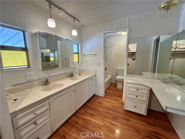 22895 Skylink Drive, Canyon Lake CA: https://media.crmls.org/medias/2c95f89d-8f45-403d-bb69-820ff3cbad6f.jpg