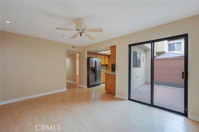 1161 SPAZIER Avenue, Glendale CA: https://media.crmls.org/medias/2c9629f8-0e40-4c5a-b658-49da0ff795b9.jpg