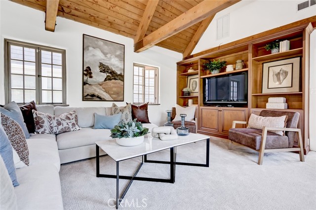 2917 N Poinsettia Avenue, Manhattan Beach CA: https://media.crmls.org/medias/2c96ae7e-640e-45ca-a51f-9ebddc574442.jpg