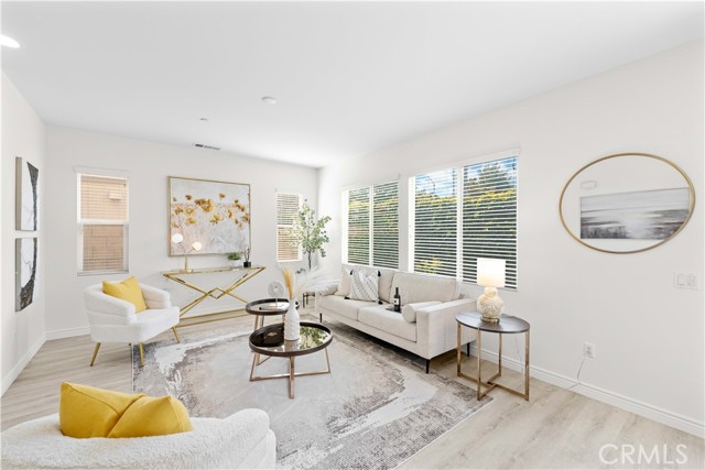 Detail Gallery Image 12 of 33 For 16502 Cadence Ln, Fontana,  CA 92336 - 3 Beds | 2/1 Baths