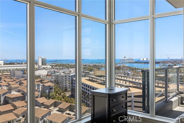 400 W Ocean Boulevard, Long Beach CA: https://media.crmls.org/medias/2c973368-4015-4422-bed1-f9a6ca1247a3.jpg