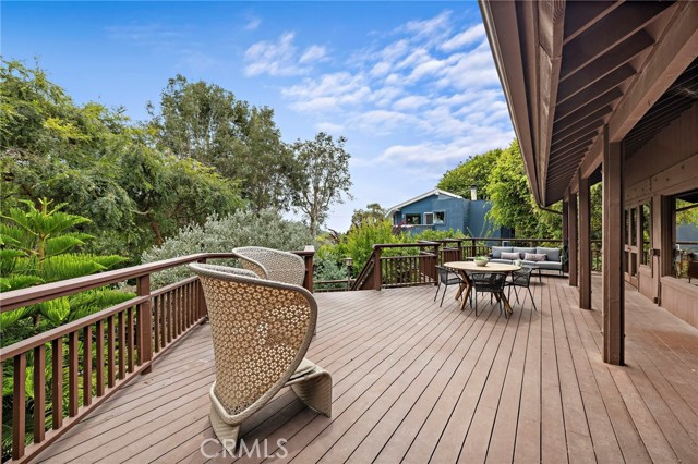 1304 Morningside Drive, Laguna Beach CA: https://media.crmls.org/medias/2c98bfd1-59ae-4305-8ba8-8654f6594536.jpg