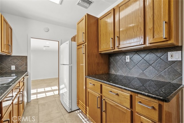Detail Gallery Image 12 of 28 For 8440 Oakdale Ave, Winnetka,  CA 91306 - 3 Beds | 1/1 Baths