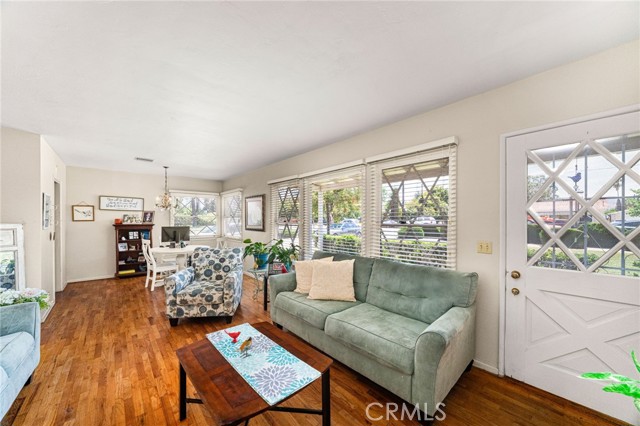 1830 E Victoria Avenue, San Bernardino CA: https://media.crmls.org/medias/2c9a4af3-b2a9-495d-a40b-43877f1e8ef4.jpg