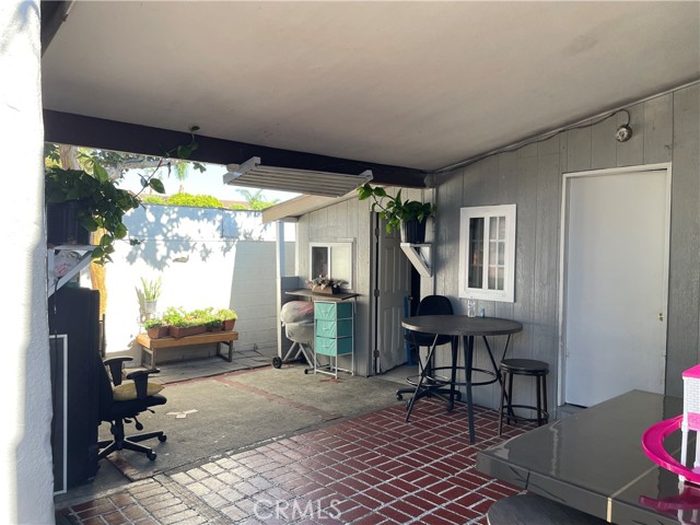 513 S Shelton Street, Santa Ana CA: https://media.crmls.org/medias/2c9a54d4-c34e-443a-b29f-74bed98246d5.jpg