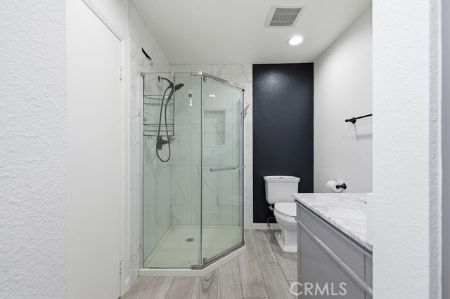 Detail Gallery Image 14 of 38 For 24305 Wabuska, Newhall,  CA 91321 - 6 Beds | 3 Baths