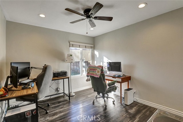 Detail Gallery Image 11 of 50 For 3723 Country Club Drive #9,  Long Beach,  CA 90807 - 3 Beds | 2 Baths