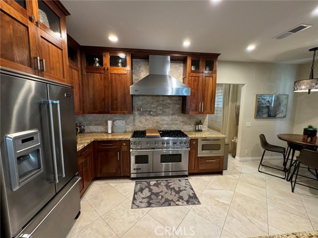 6 Lakeridge, Rancho Santa Margarita CA: https://media.crmls.org/medias/2c9b066f-4145-4eda-89cf-9020811be890.jpg
