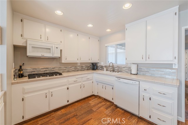 17131 Pinehurst Lane, Huntington Beach CA: https://media.crmls.org/medias/2c9b6d42-d069-4d6c-b79e-1f5697894642.jpg