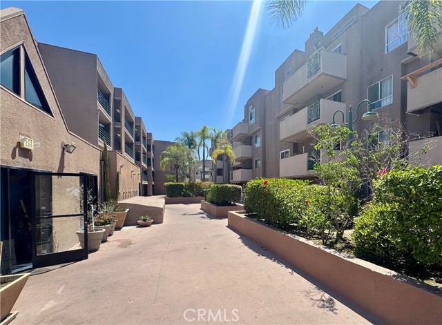 Detail Gallery Image 2 of 3 For 450 E 4th St #334,  Santa Ana,  CA 92701 - 2 Beds | 2 Baths