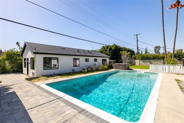 5805 Bucknell Avenue, Valley Village CA: https://media.crmls.org/medias/2c9ca4b4-6db5-4db3-9b7f-126a73d6c86d.jpg
