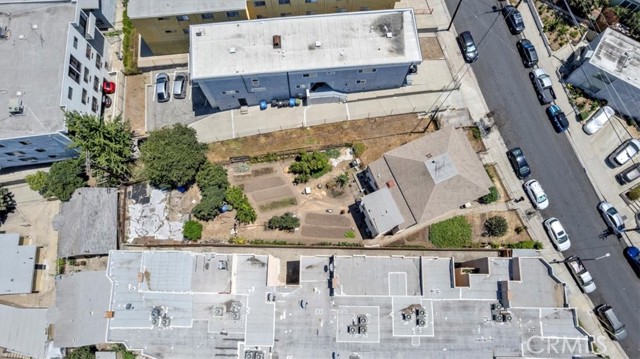 811 N Bunker Hill Avenue, Los Angeles CA: https://media.crmls.org/medias/2c9cbfb0-9e91-4144-a78e-972987bef4bb.jpg