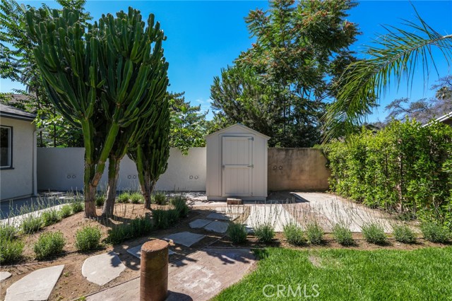 1393 Navarro Avenue, Pasadena CA: https://media.crmls.org/medias/2c9ce566-8b85-4b5f-93eb-535c25dd580d.jpg