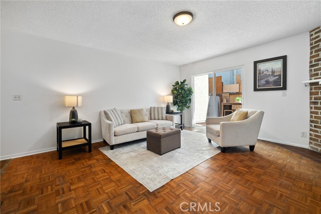 Detail Gallery Image 3 of 42 For 13534 Cordary Ave #14,  Hawthorne,  CA 90250 - 3 Beds | 3 Baths