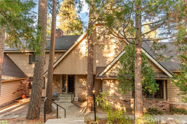 Detail Gallery Image 1 of 42 For 27494 White Fir Dr, Lake Arrowhead,  CA 92352 - 3 Beds | 2/1 Baths