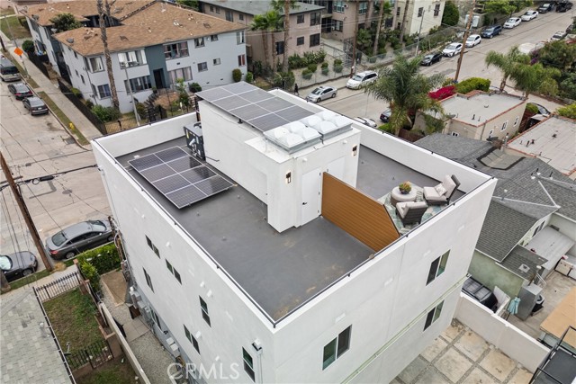 201 S Westlake Ave Unit #203, Los Angeles CA: https://media.crmls.org/medias/2c9e2589-bac8-47c9-bde1-d3cad5f37704.jpg